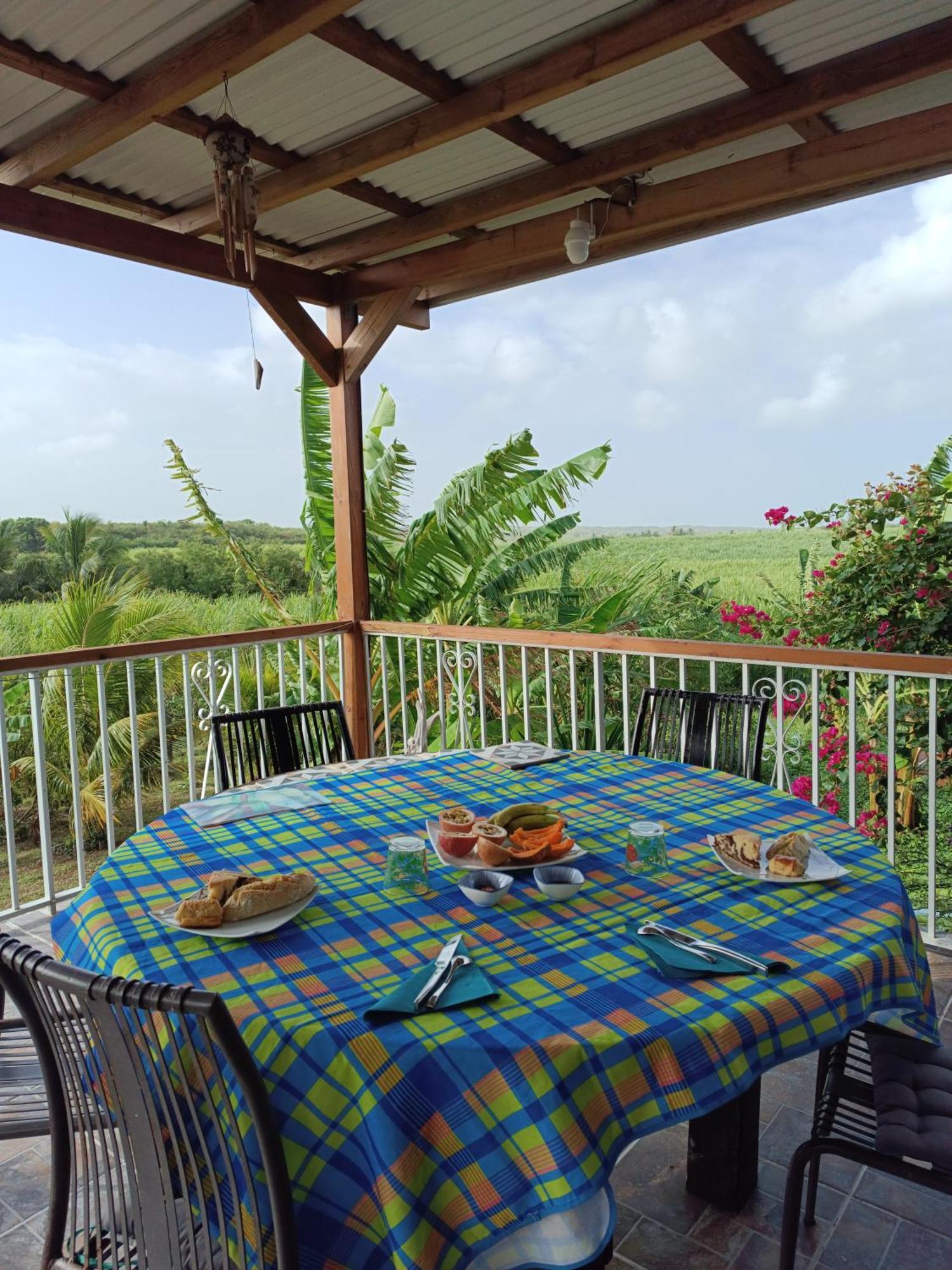Kaz A Klemence Gite Creole Avec Piscine Et Table Dhotes A Anse Bertrand Екстер'єр фото